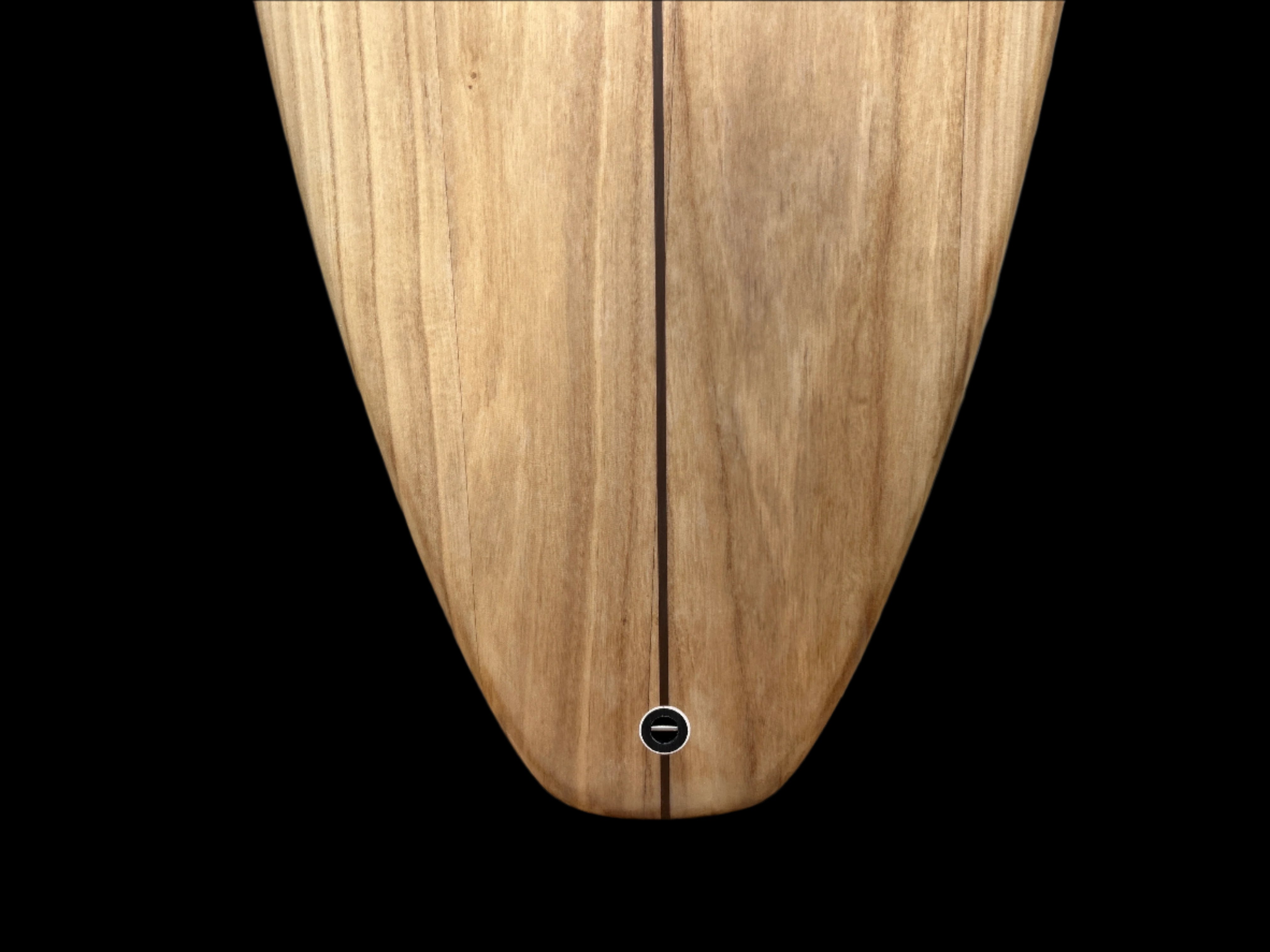 Tail d'une planche de surf en bois 