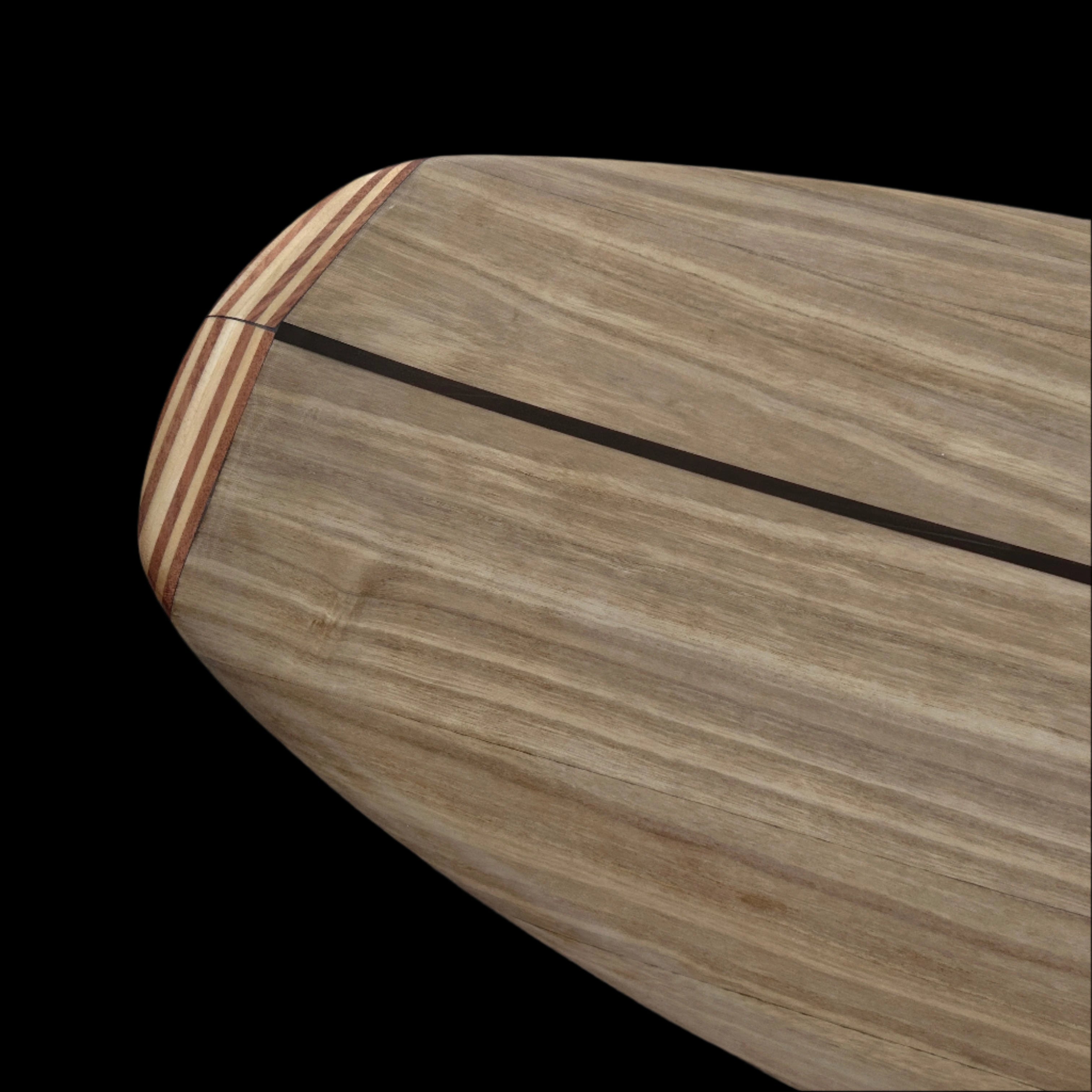 Nose d'une planche de surf en bois 
